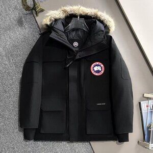 Canada Goose Men's Coat,Very comfortable to wear